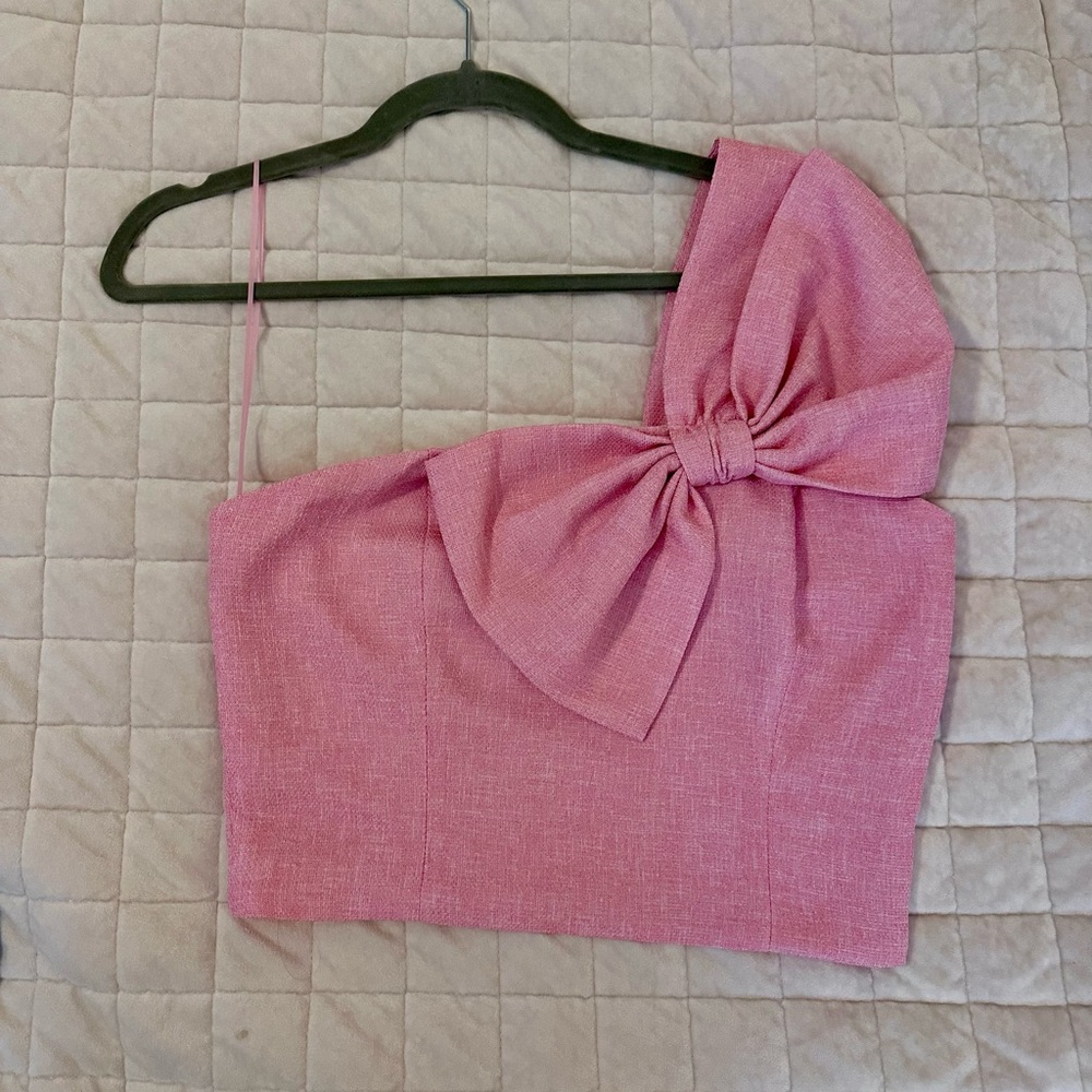 Elegant Pink One-Shoulder Bow Top